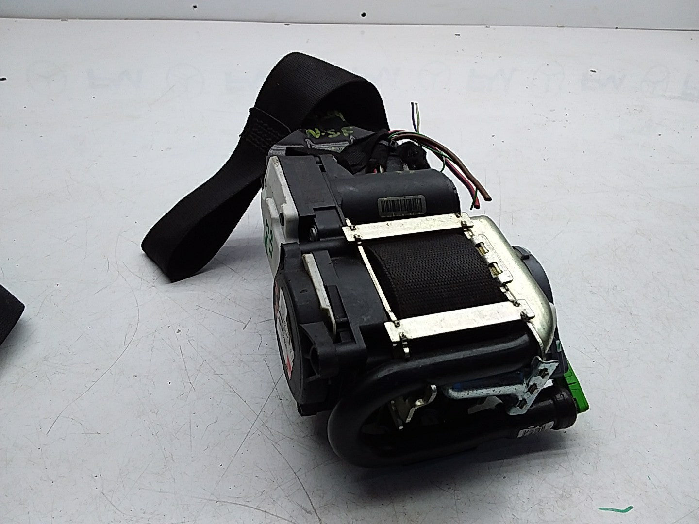 MERCEDES C-CLASS W204 SEAT BELT FRONT LEFT PASSENGER SIDE A2048601585 FMS230 NSF