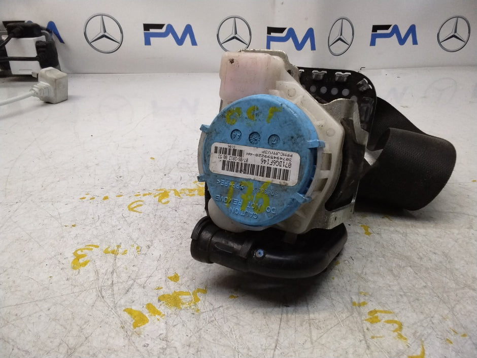 MERCEDES A CLASS SEAT BELT FRONT RIGHT A1768600285 W176 FMS182 OSF