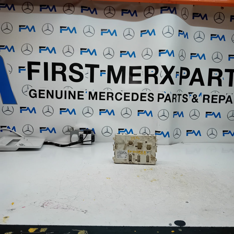 MERCEDES C-CLASS SAM CONTROL MODULE W205 A2059007339 FM00888