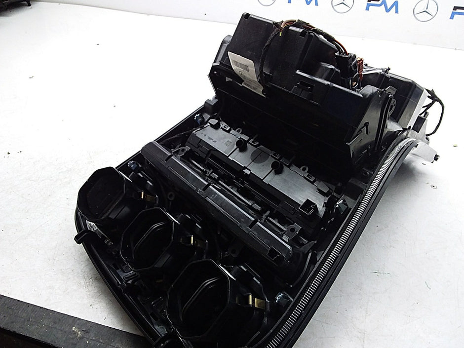 2014 ONWARDS MERCEDES C-CLASS W205 CENTRE  CONSOLE  A2056807210 FMK15 (DAMAGED)