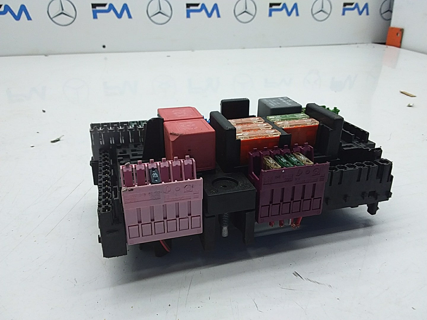 MERCEDES E CLASS FUSE RELAY BOX A2139068801 W213 2016 ONWARDS FMF57
