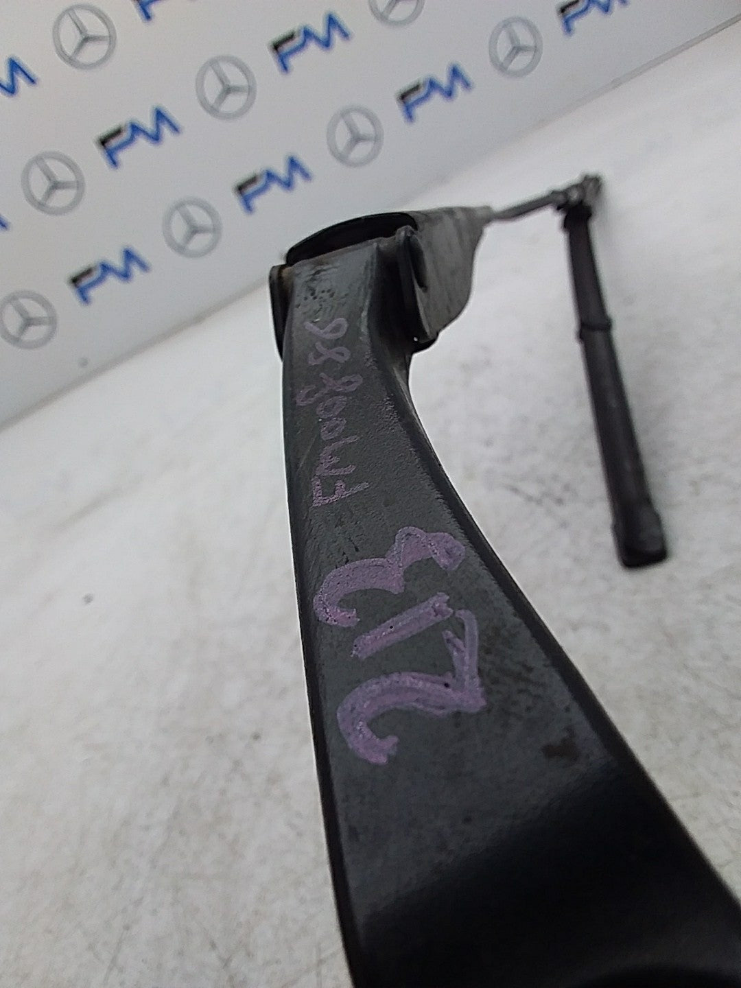MERCEDES BENZ E-CLASS  W213 FRONT  ARM WIPER WINDSCREEN  W000062234 FM00886