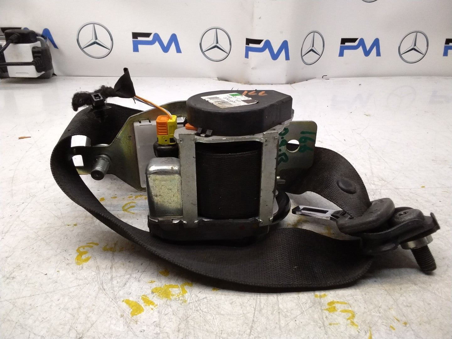 MERCEDES GLE W166 SEAT BELT REAR RIGHT DRIVER SIDE A1668603285 FMS368 OSR