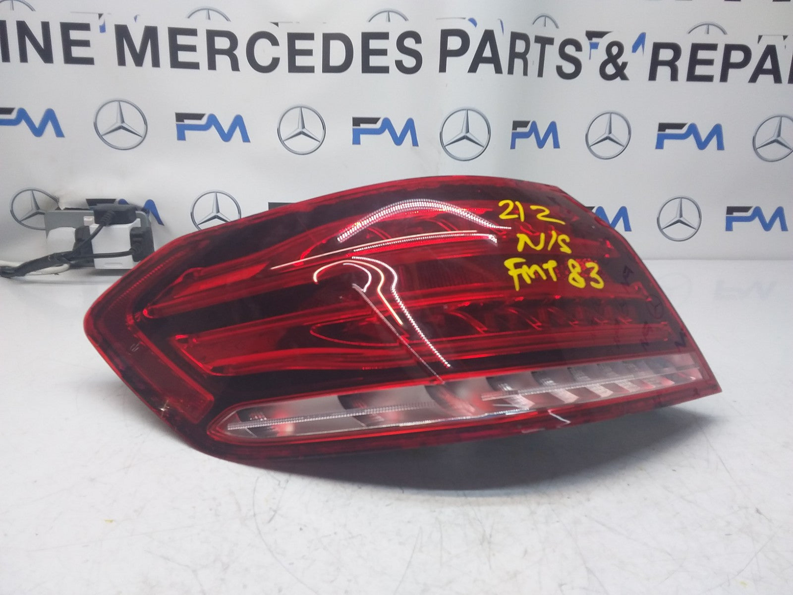MERCEDES E-CLASS W212 REAR PASSENGER N/S TAIL LIGHT A2129060703 2015 FMT83