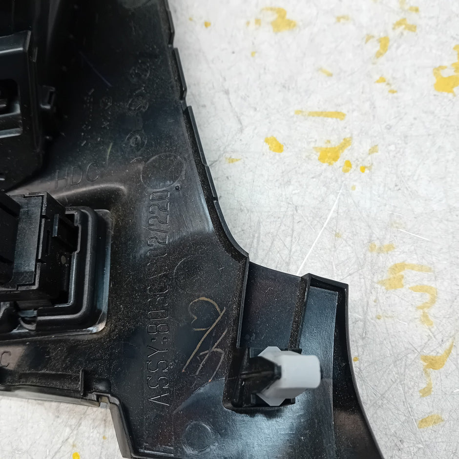 MITSUBISHI OUTLANDER MK3 DASHBOARD AIR VENT & SWITCHES 8030A202/220 FM001072