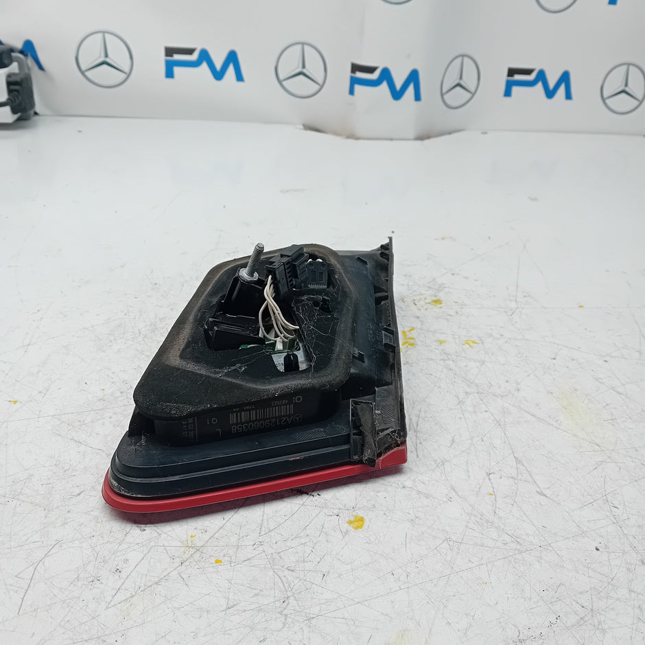 MERCEDES E-CLASS W212 PASSENGER SIDE NS REAR TAIL LIGHT A2129060358 2011 FMT128