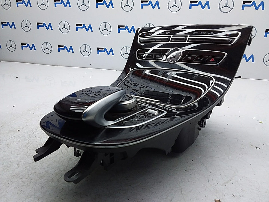 2016-2019 MERCEDES E CLASS W213 CENTRE  CONSOLE  A2138100815 FMK09 (DAMAGED)
