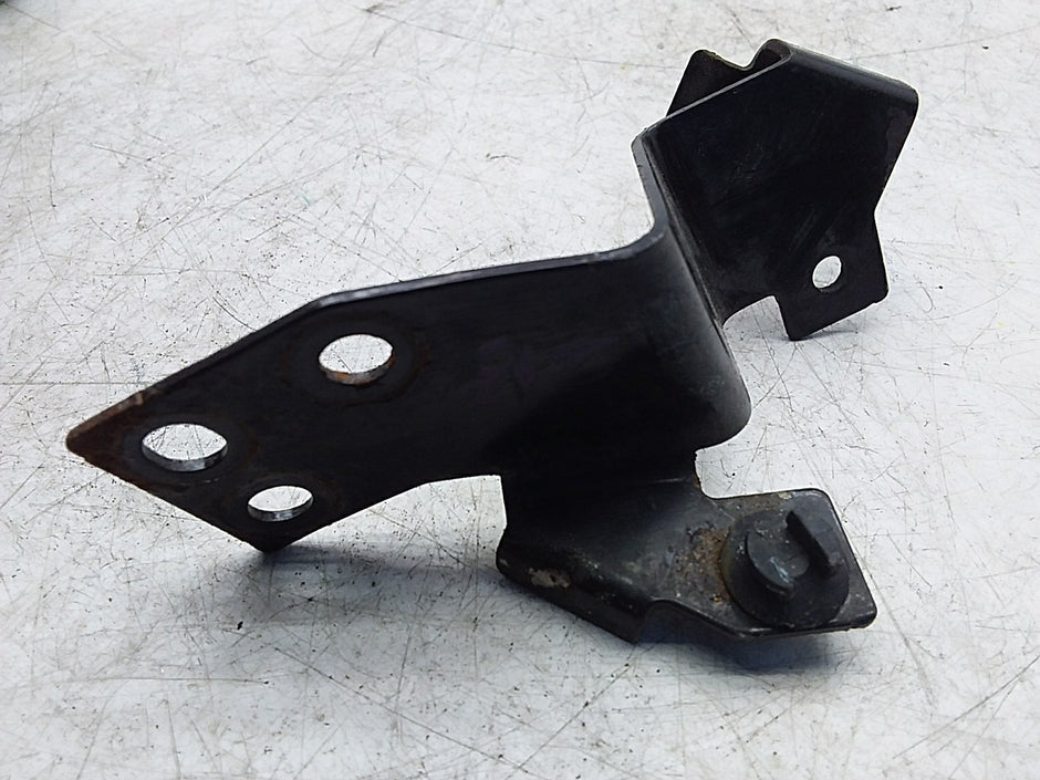 MERCEDES BENZ E-CLASS W213 WATER PUMP MOUNTING BRACKET A2135010420 FMR13