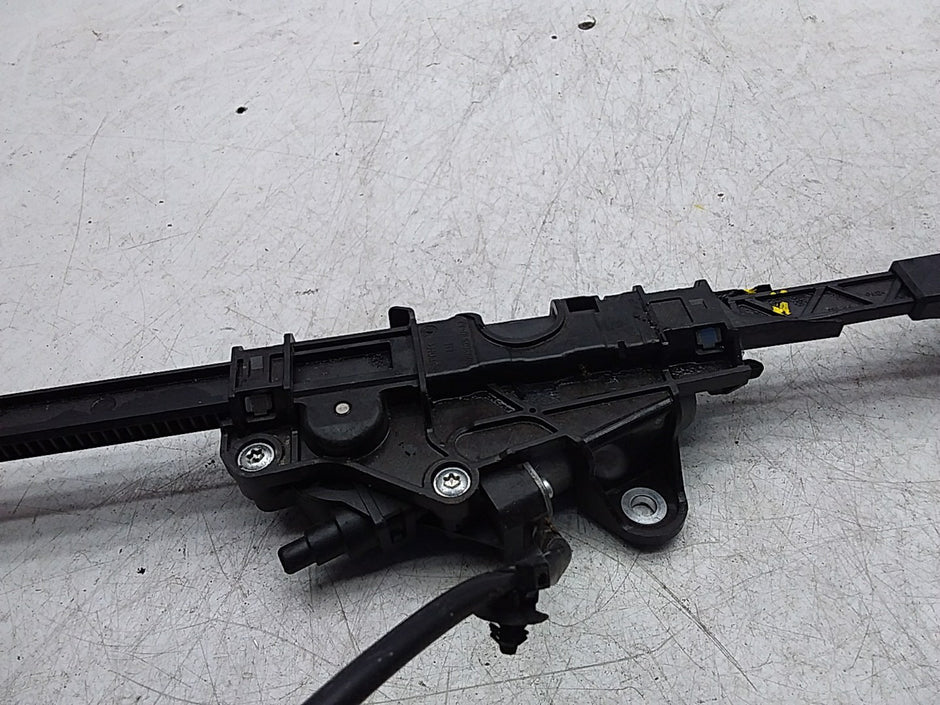 MERCEDES C-CLASS W205  SEAT BELT RETRACTOR 2058600182 FMR03 (DAMAGED)