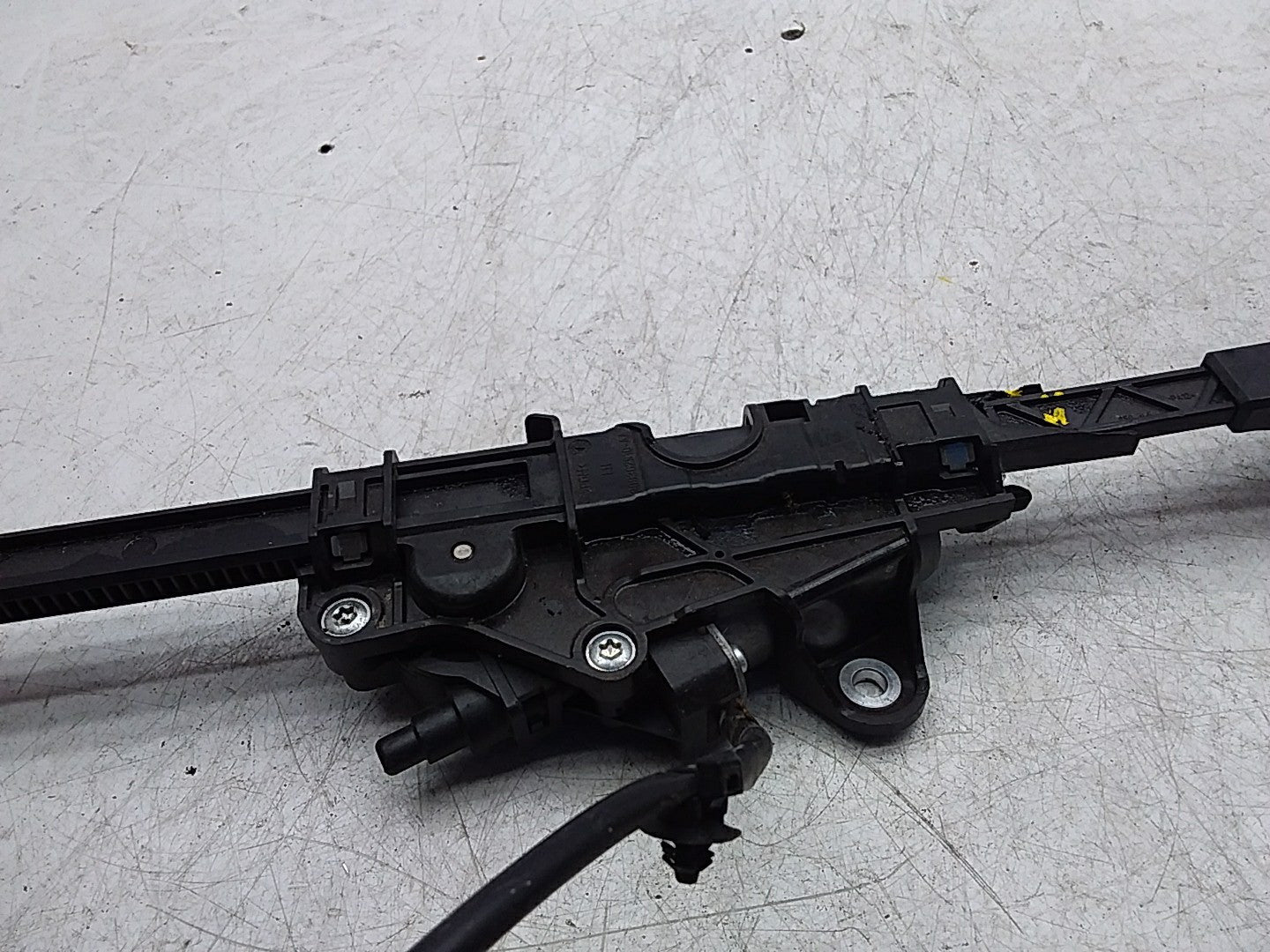 MERCEDES C-CLASS W205  SEAT BELT RETRACTOR 2058600182 FMR03 (DAMAGED)