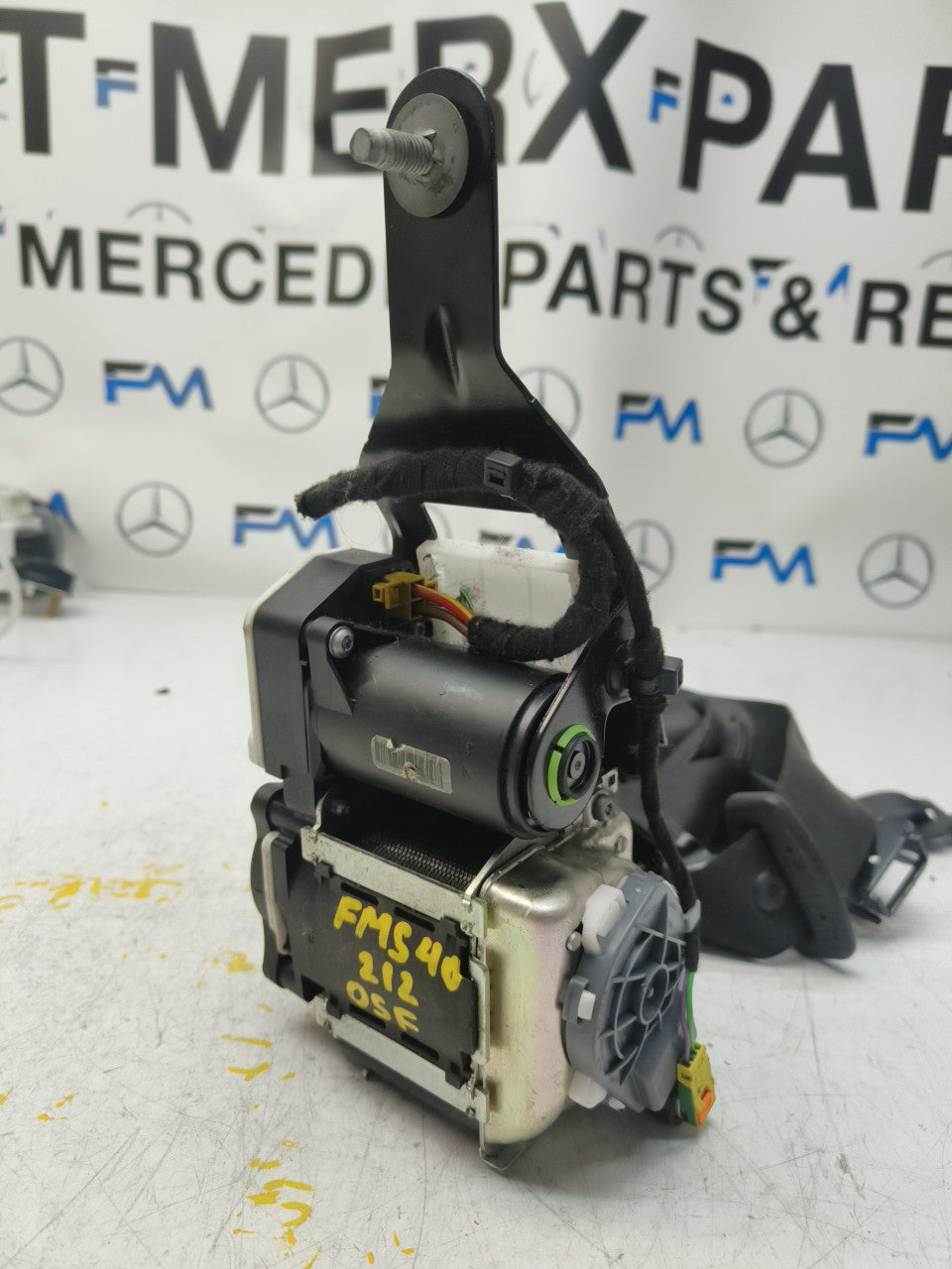 MERCEDES BENZ E-CLASS W212 DRIVER SIDE FRONT SEAT BELT A2128600886 OSF FMS40