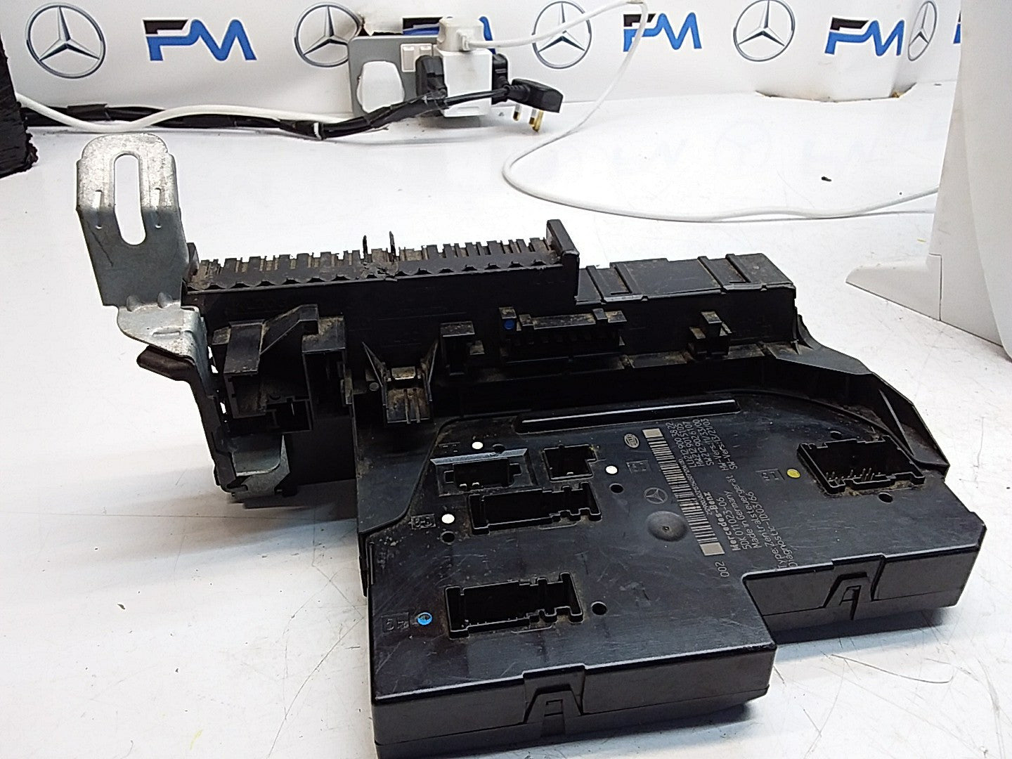 MERCEDES BENZ E-CLASS W212 FUSE BOX RELAY A2129003822 FMF108