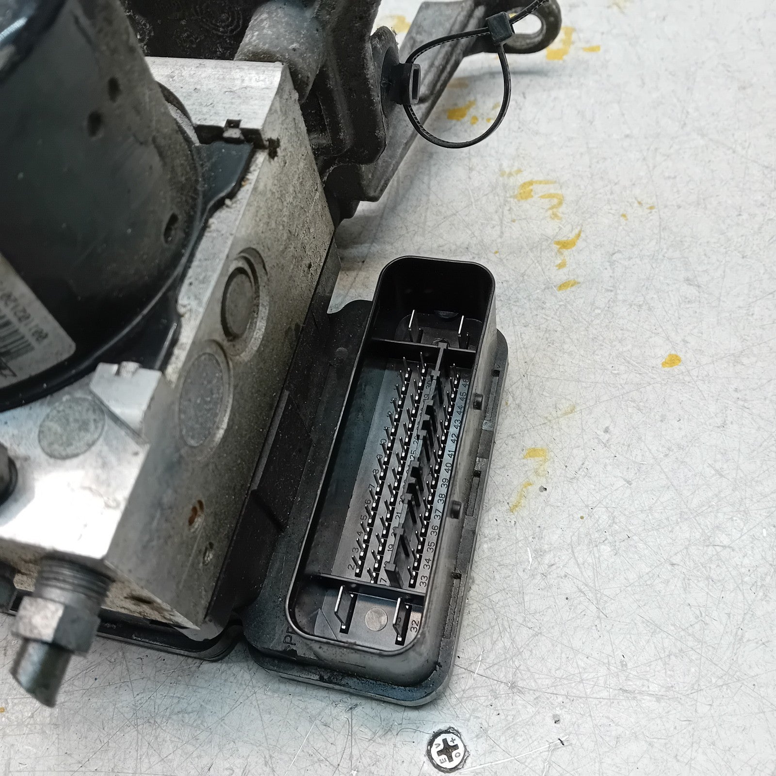 MERCEDES C-CLASS W205 ABS PUMP MODULE CONTROL UNIT A1729014100 FM00976