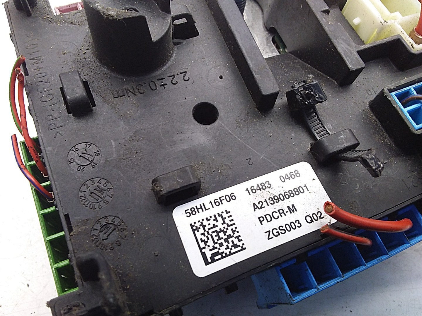 MERCEDES BENZ E-CLASS W213 2016 ONWARDS FUSE RELAY BOX A2139068801 FMF125