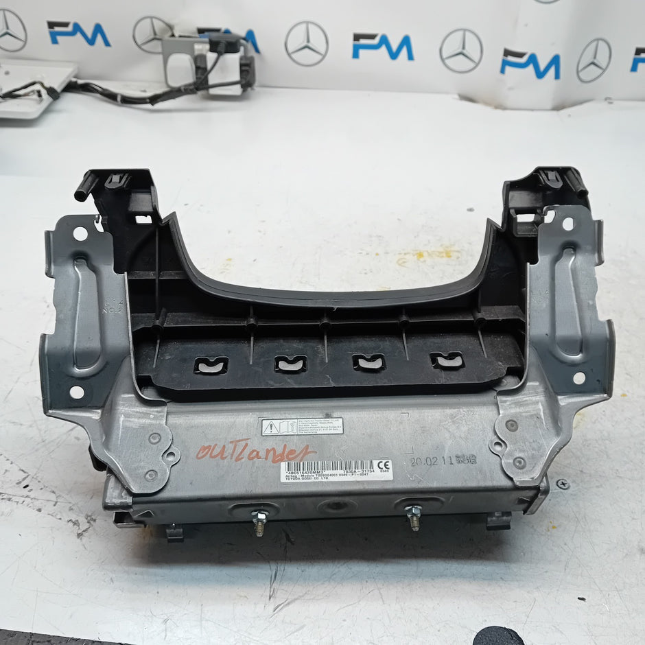 MITSUBISHI OUTLANDER MK3 KNEE AIR SRS BAG RIGHT DRIVER SIDE 7030A-31754 FM00985