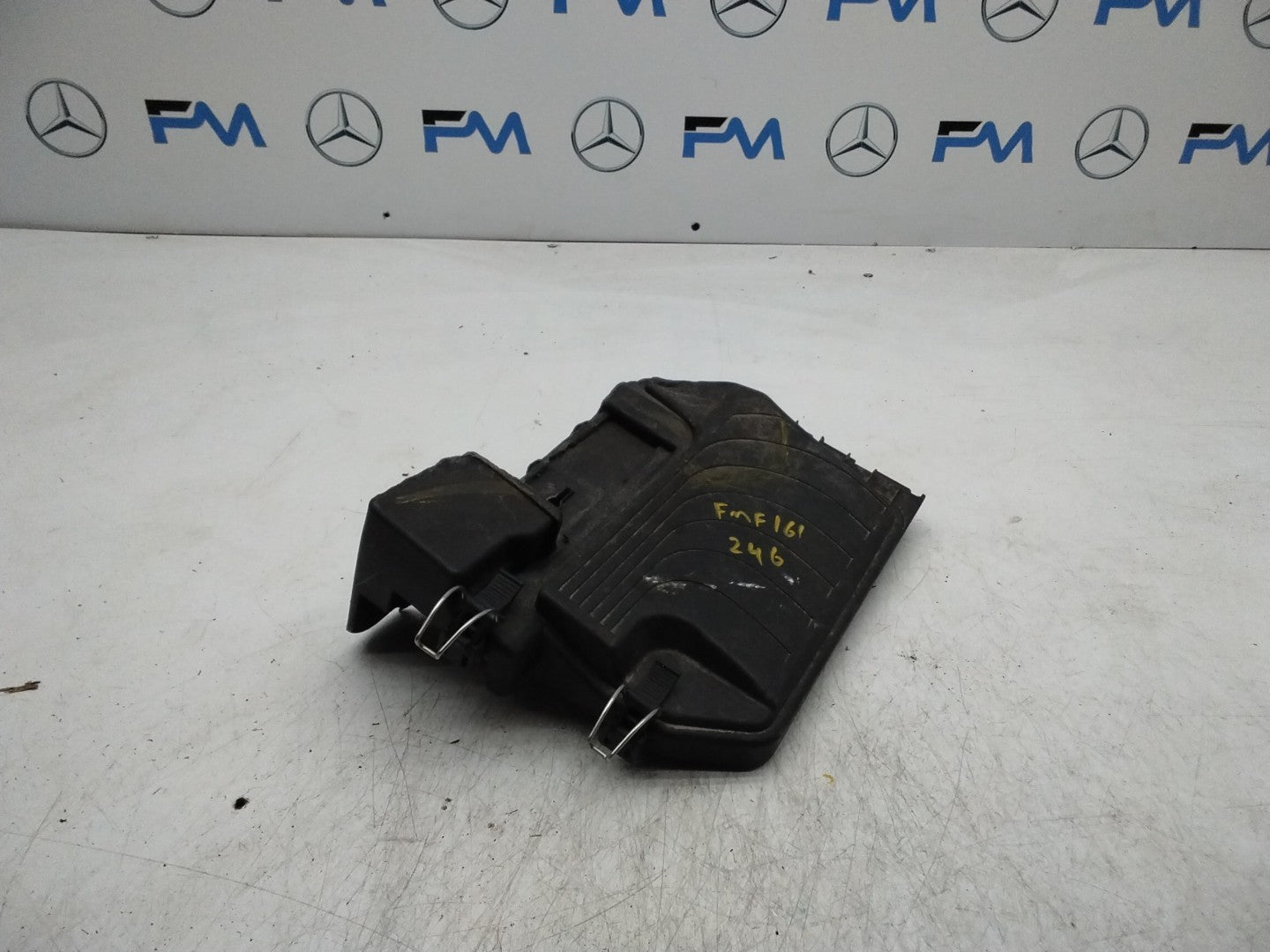 MERCEDES BENZ  B-CLASS  W246 FUSE RELAY  BOX LID A2465400182  FMF161 (DAMAGED) 