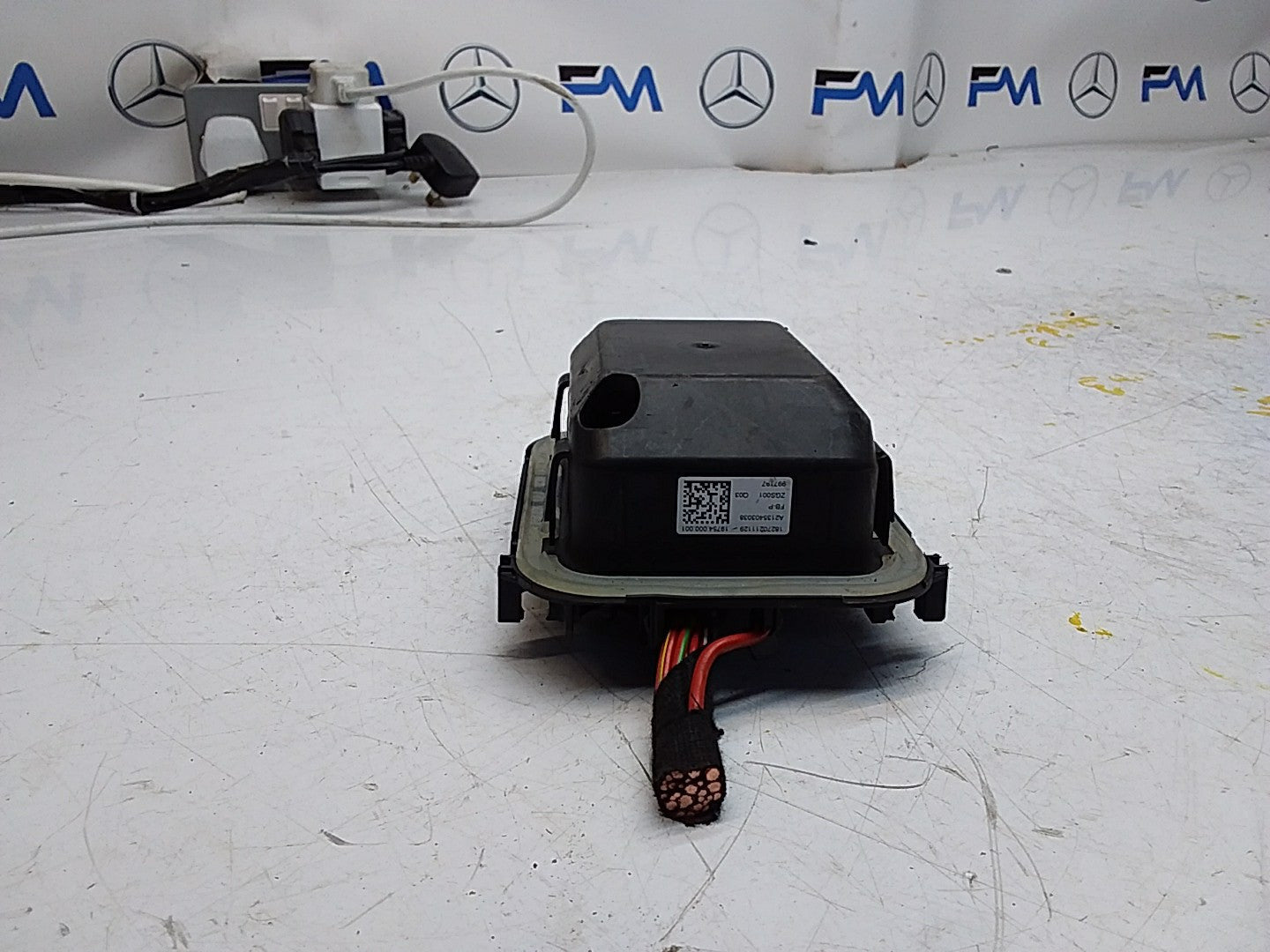 MERCEDES BENZ E-CLASS W213 2016 ONWARDS  FUSE RELAY BOX A2135403038 FMF116