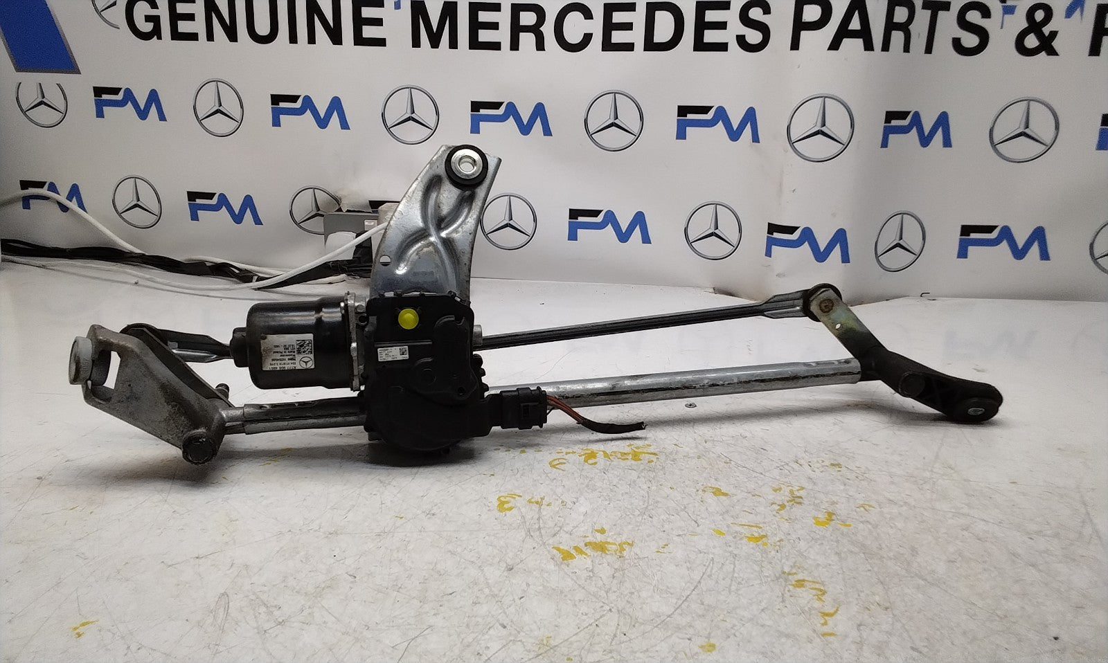 MERCEDES-BENZ A CLASS W177  FRONT WIPER MOTOR WITH LINKAGE A1779064801 FM00749