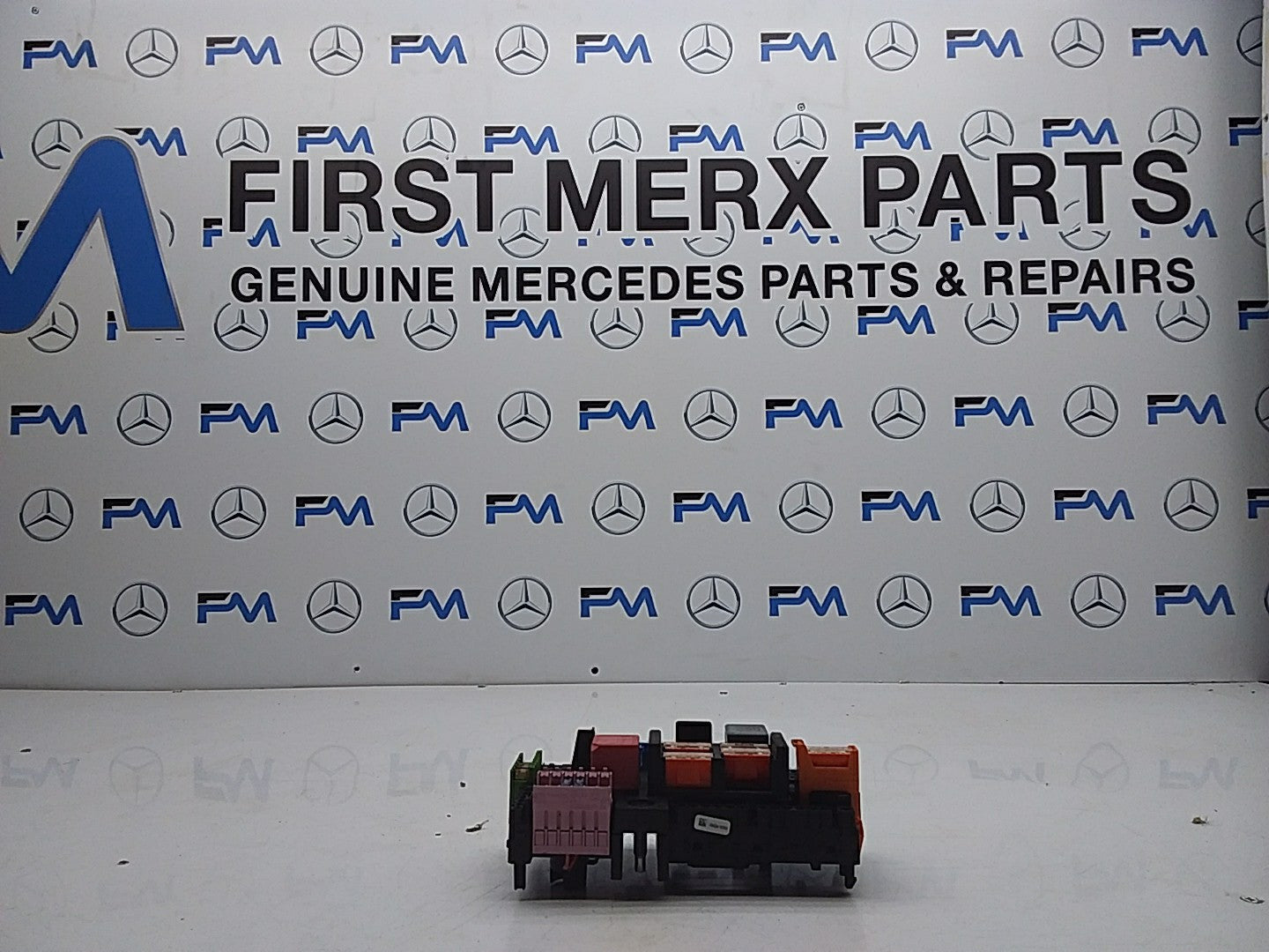 MERCEDES E-CLASS W213 2016 ONWARDS FUSE RELAY BOX A2139068801 FMF59 ...