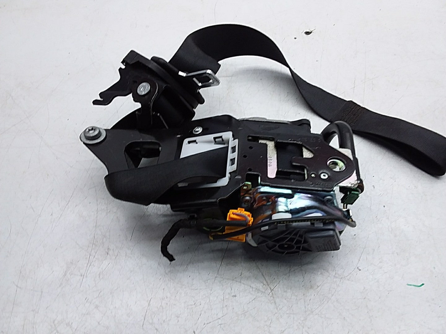 MERCEDES E-CLASS W238 SEAT BELT FRONT LEFT PASSENGER SIDE A2388602800 FMS265 NSF