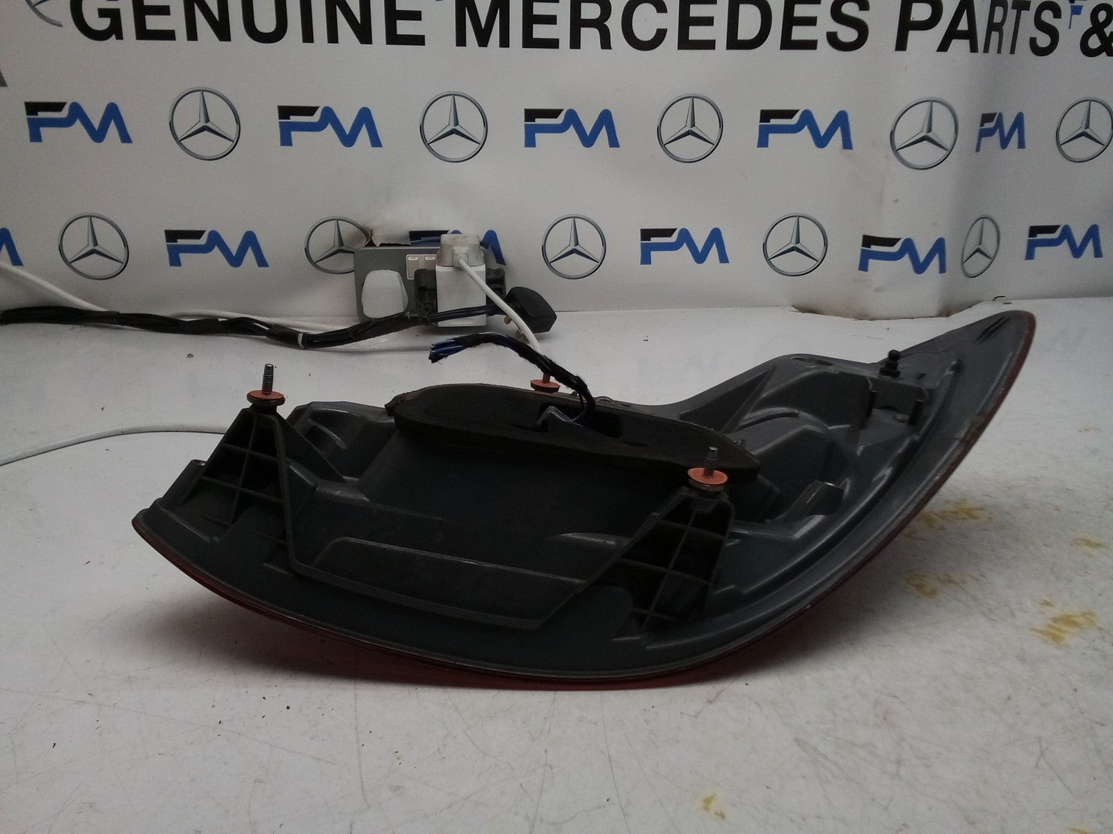 MERCEDES E-CLASS W213 PASSENGER NS REAR TAIL LIGHT 2017 A2139067900 FMT206