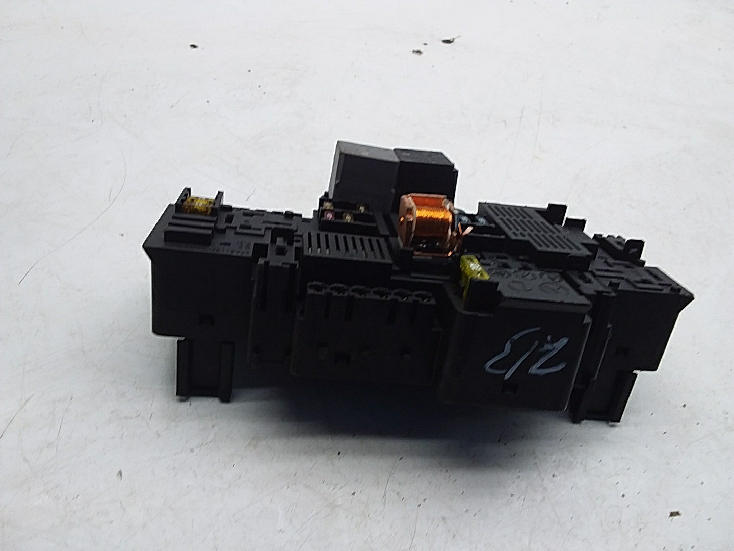 MERCEDES BENZ E-CLASS W213 2016ONWARDS FUSE RELAY BOX  A2139062202 FMF129