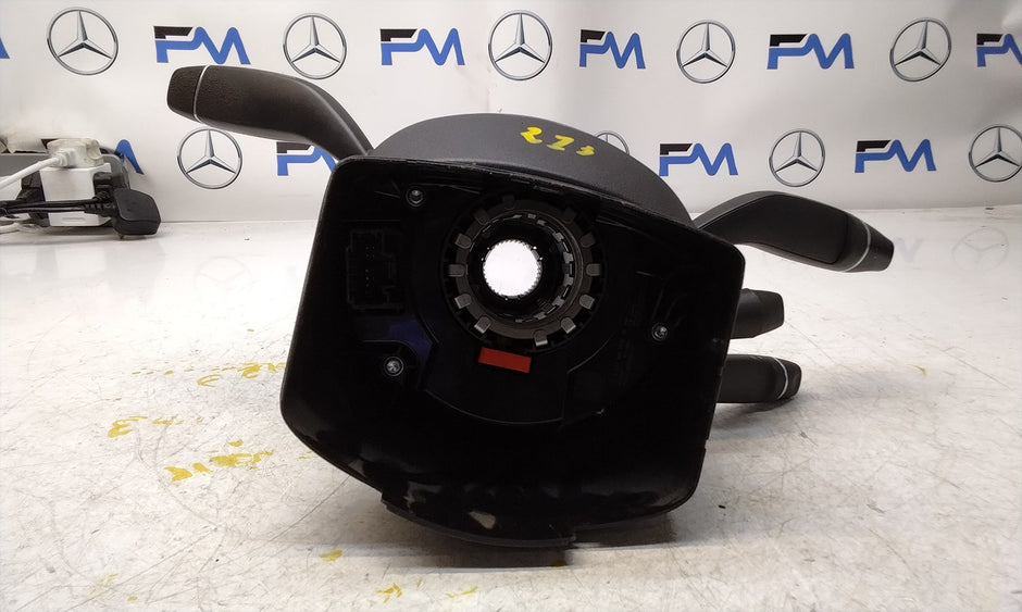 Mercedes Benz E-CLASS W213 INDICATOR/WIPER GEAR SELECT + SQUIB  2016 FM00745