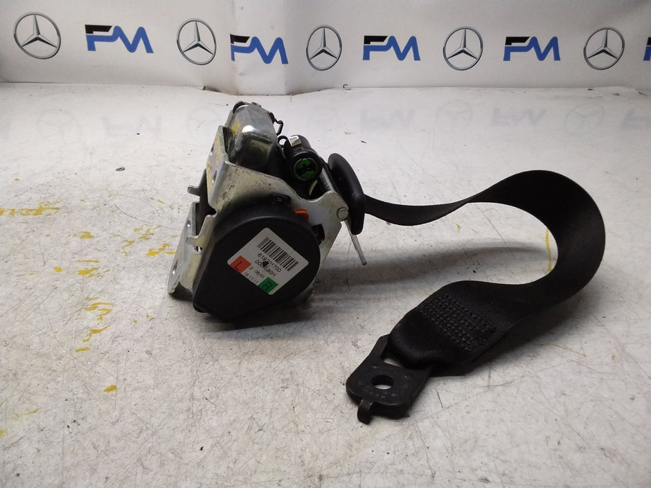 MERCEDES E CLASS SEAT BELT REAR RIGHT AND LEFT A2078602385 C207 FMS425 NSR OSR