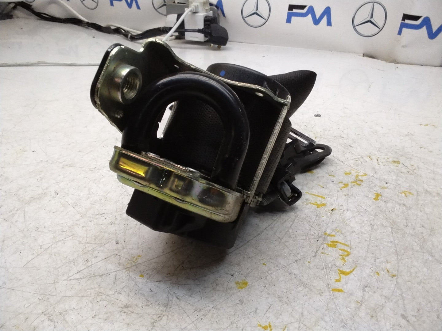 MERCEDES C CLASS SEAT BELT FRONT LEFT PASSENGER SIDE A2058600185 FMS293 NSF