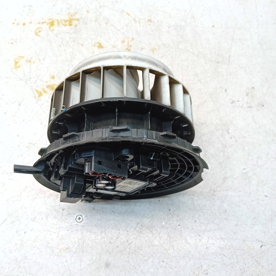 MERCEDES BENZ W205 C-CLASS INTERIOR BLOWER HEATER FAN 0130309005 FM00971