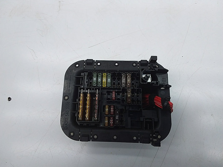2017/2023 MERCEDES-BENZ E CLASS W213  FUSE BOX  A2135403038 FMF31