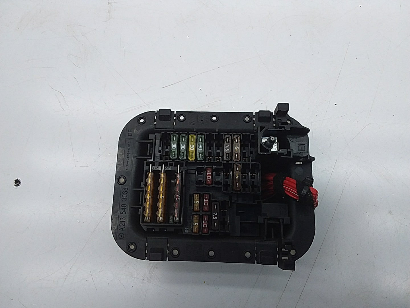 2017/2023 MERCEDES-BENZ E CLASS W213  FUSE BOX  A2135403038 FMF31