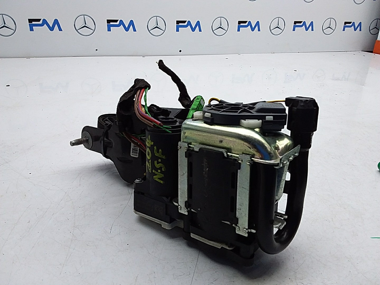 MERCEDES C-CLASS W204 SEAT BELT FRONT LEFT PASSENGER SIDE A2048602385 FMS219 NSF