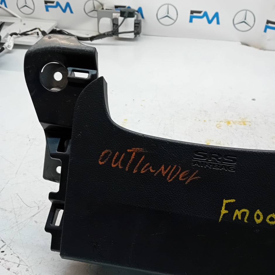 MITSUBISHI OUTLANDER MK3 KNEE AIR SRS BAG RIGHT DRIVER SIDE 7030A-31754 FM00989