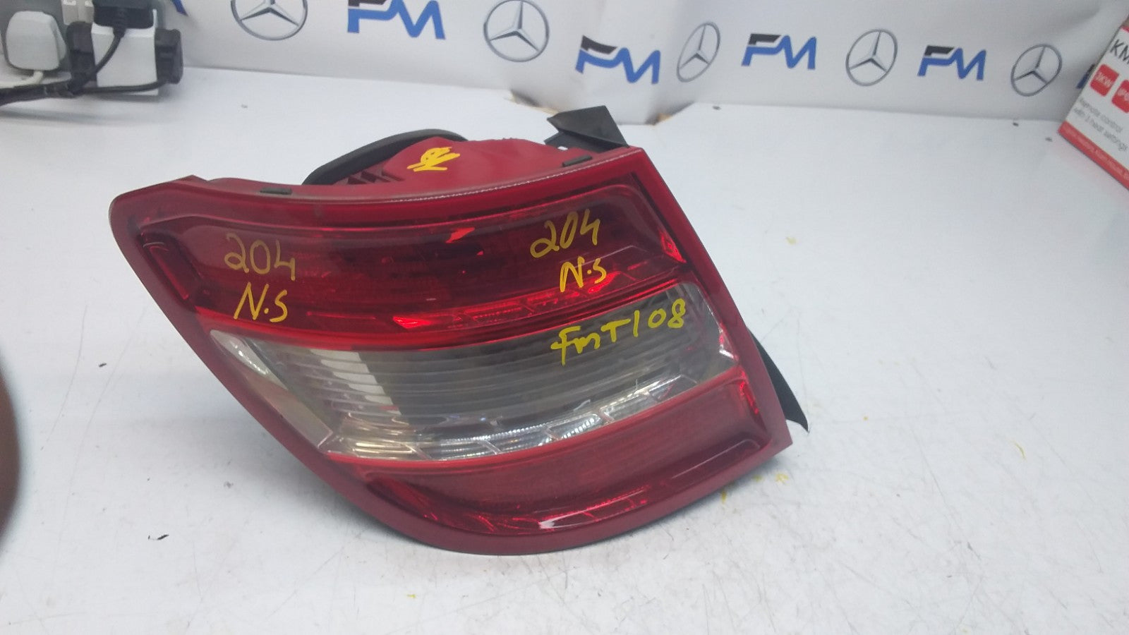 MERCEDES C-CLASS W204 PASSENGER SIDE NS REAR TAIL LIGHT A2048203564 2011 FMT108