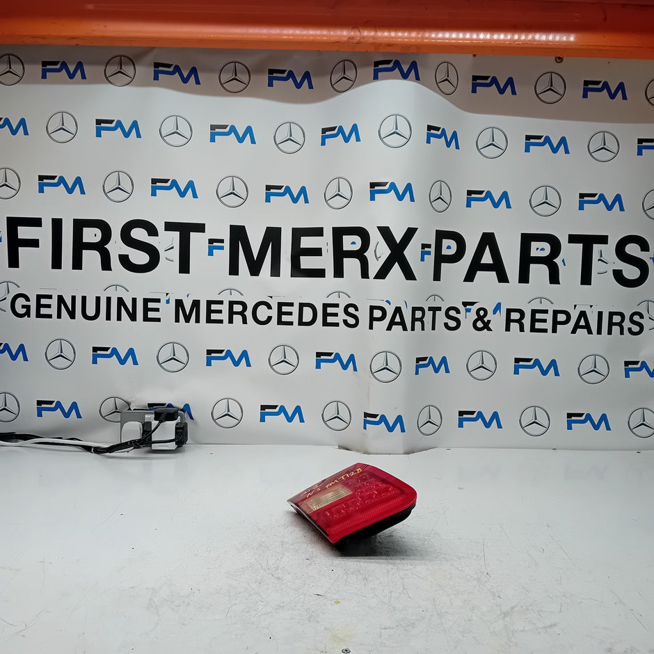 MERCEDES E-CLASS W212 PASSENGER SIDE NS REAR TAIL LIGHT A2129060358 2011 FMT128