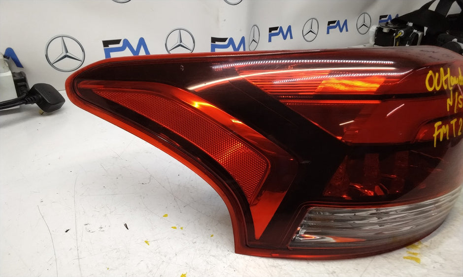 MITSUBISHI OUTLANDER PASSENGER SIDE NS REAR TAIL LIGHT FMT208 HALF LED