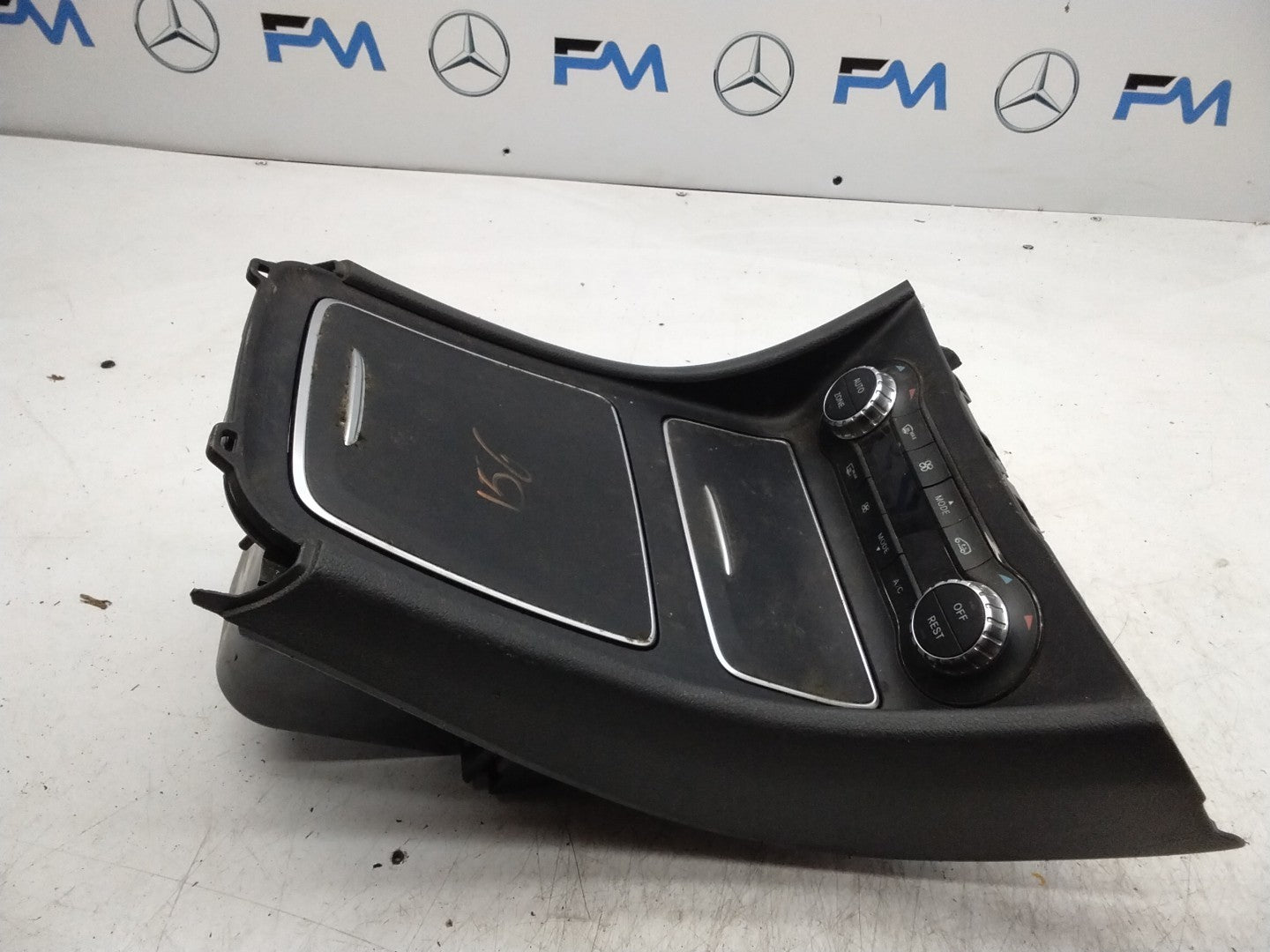 MERCEDES BENZ  A-CLASS W176 CENTRE  CONSOLE   A1766804800 FMK28