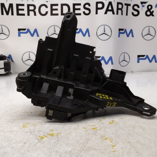 Mercedes C-CLASS W205 Fuse Relay Junction Box A2135400750 FM001038