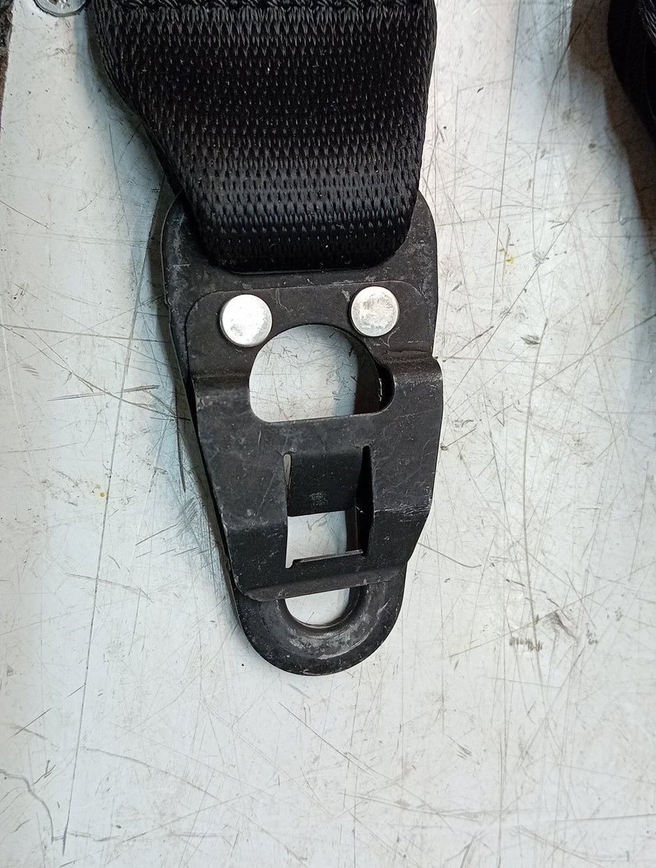 MERCEDES E220 SEAT BELT A2138605600 FRONT RIGHT DSL AUTO W213 ESTATE FMS92 OSF