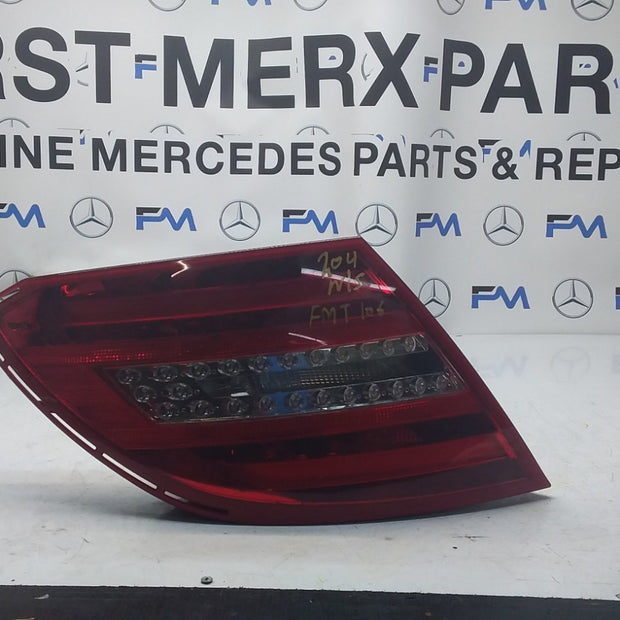 MERCEDES C-CLASS W204 PASSENGER SIDE NS REAR TAIL LIGHT A2048205464 2011 FMT106