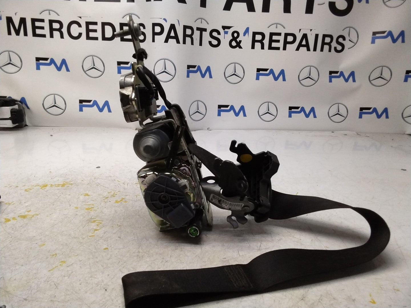 MERCEDES BENZ E-CLASS W207 FRONT SEAT BELT RIGHT SIDE A2078604285 FMS436 OSF