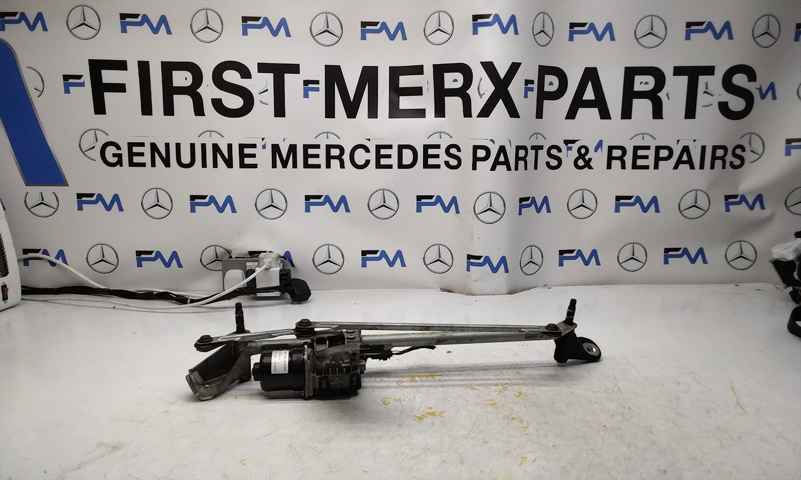 MERCEDES-BENZ A CLASS W177  FRONT WIPER MOTOR WITH LINKAGE A1779064801 FM00749