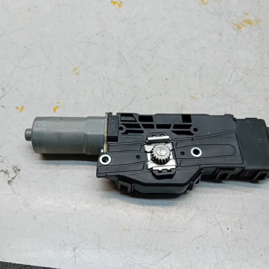 MERCEDES BENZ E-CLASS W213 2018 SUNROOF MOTOR  A2139067406 FM00942