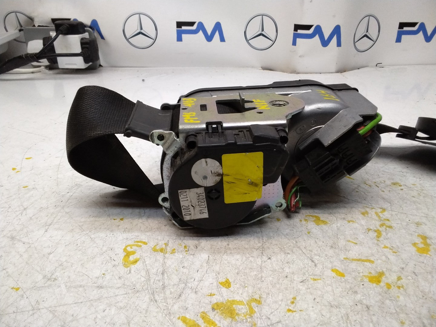 MERCEDES ML W164 W251 FRONT LEFT PASSENGER SIDE SEAT BELT A2518603185 FMS463 NSF