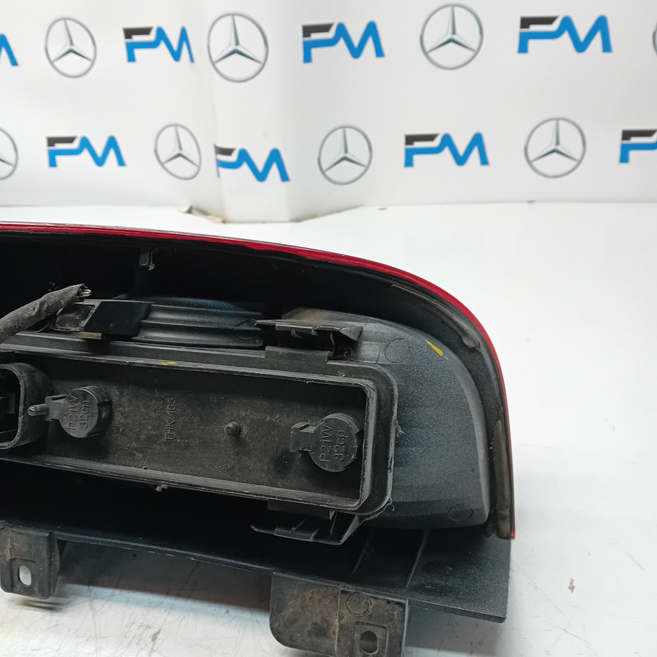 MERCEDES VITO W639 2004-14 PASSENGER NS OUTER REAR TAIL LIGHT 964678-00  FMT149
