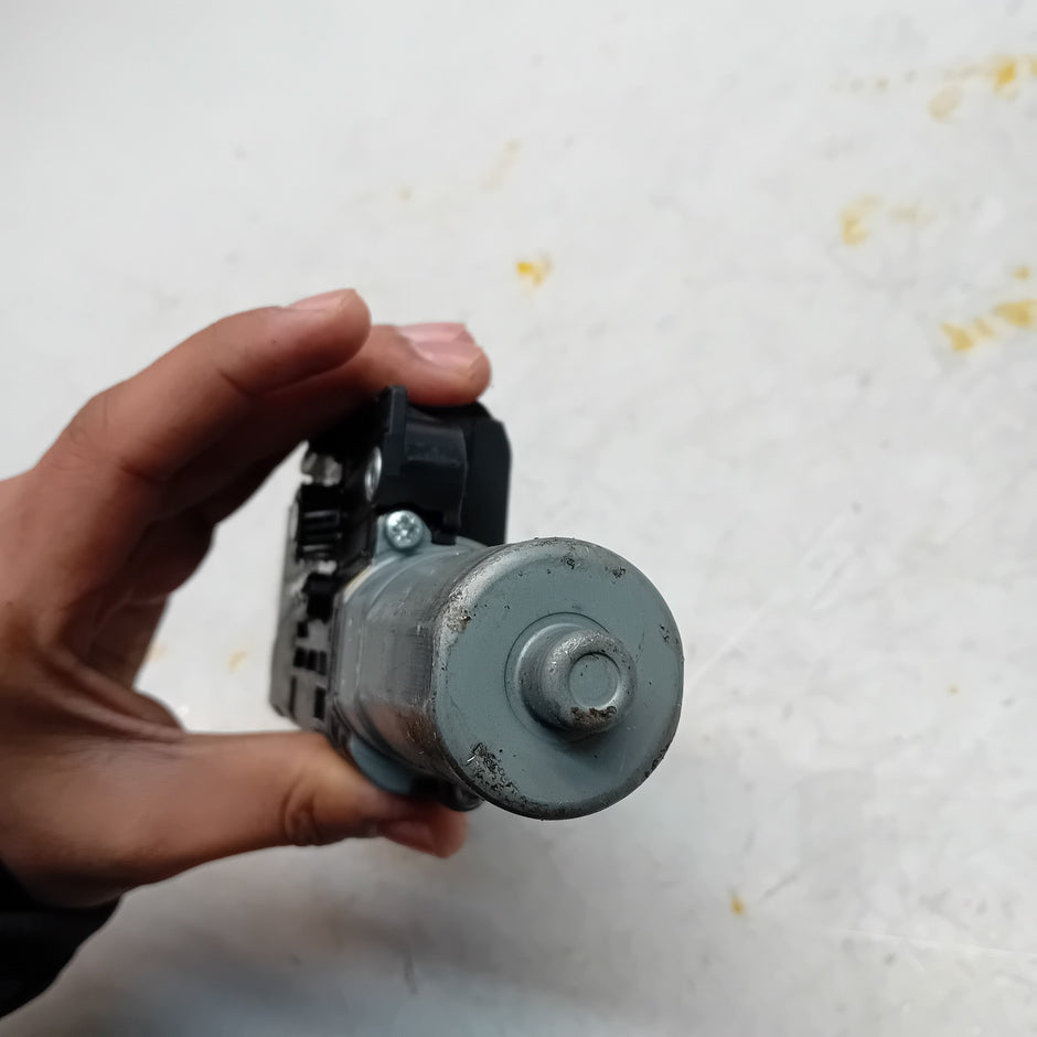 MERCEDES BENZ E-CLASS W213 2017 SUNROOF MOTOR  A2139062104 FM00939