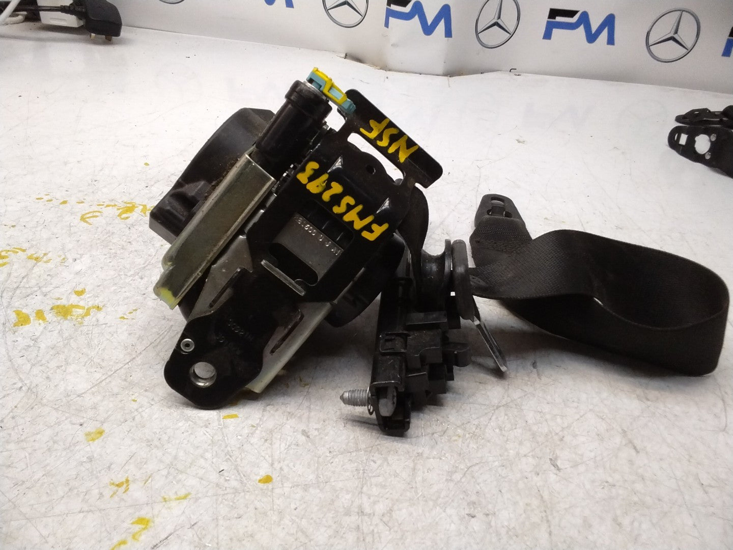 MERCEDES C CLASS SEAT BELT FRONT LEFT PASSENGER SIDE A2058600185 FMS293 NSF