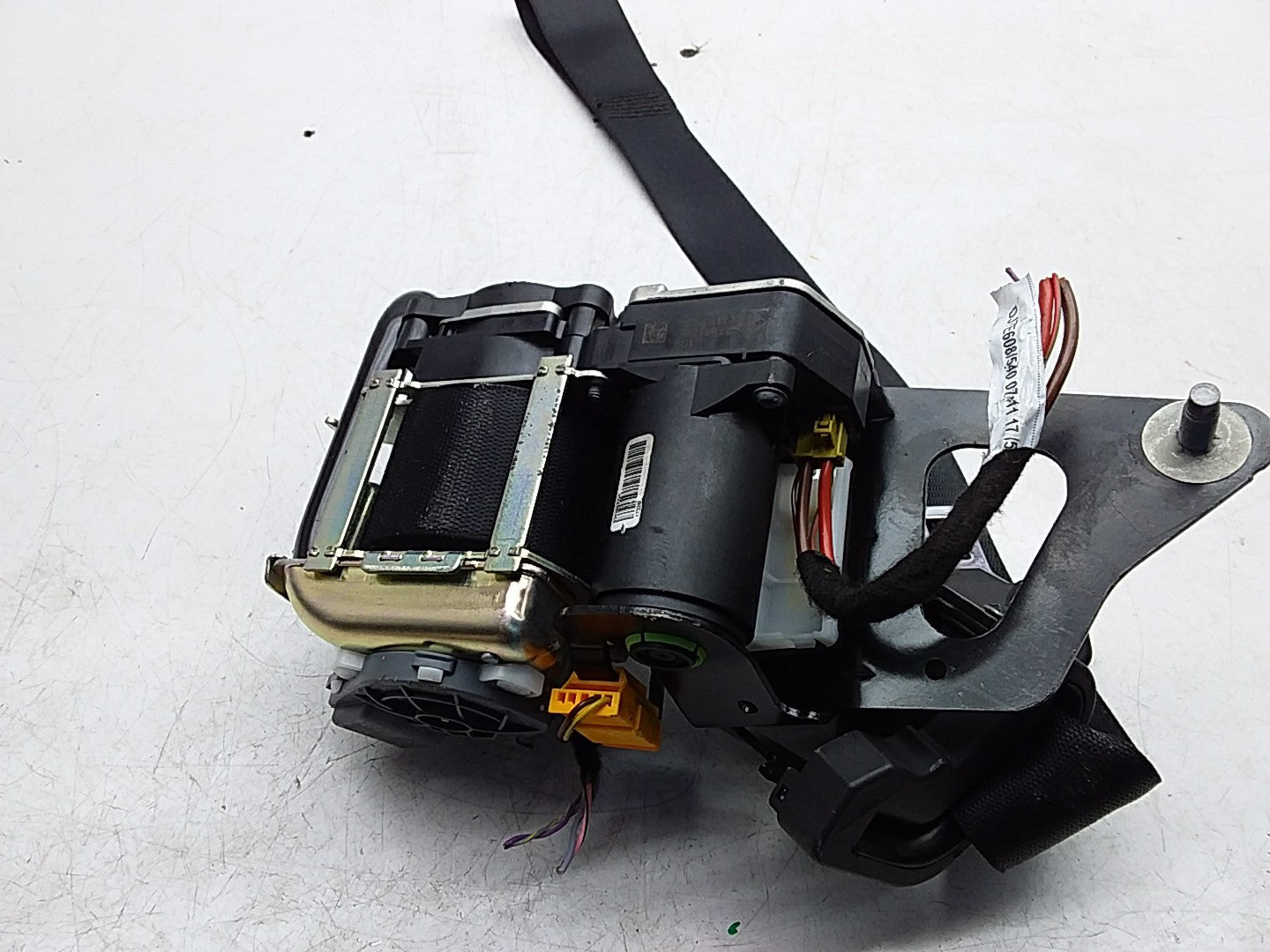 MERCEDES E-CLASS W238 SEAT BELT FRONT LEFT PASSENGER SIDE A2388602800 FMS266 NSF