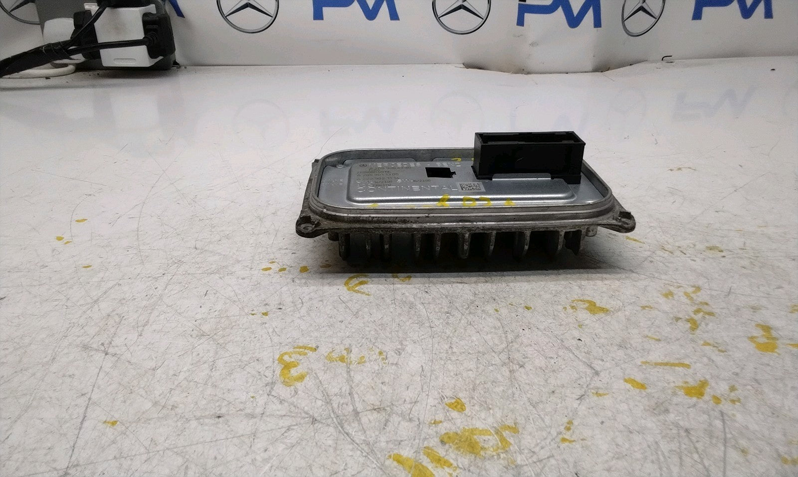 MERCEDES C-CLASS W205 HEADLIGHT CONTROL UNIT MODULE A2059004330 FM001028
